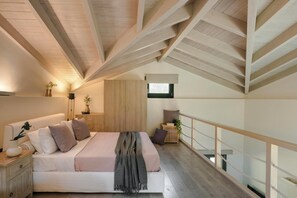 1 bedroom, iron/ironing board, travel cot, free WiFi - Stylish Romantic Retreat, A/C, 2 Private Pools, Garden with Ancient Trees & Sea Views - Near Spartia (Spartia)
