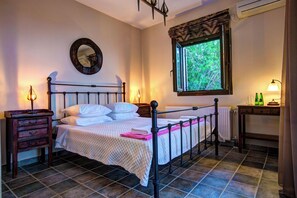 3 bedrooms, iron/ironing board, travel crib, free WiFi