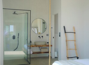 Bruser, hårtørrer, håndklæder