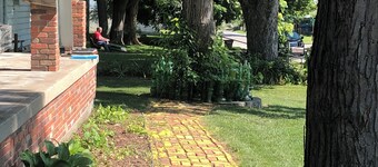 "The Oz experience at Kelly's House".
There's no place like home!