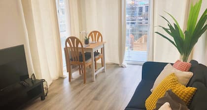 Lovely newly built Apartment next to Ashford International Designer Outlet