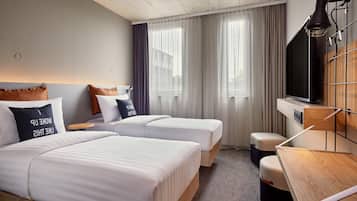 Zimmer, 2 Einzelbetten, Nichtraucher, Stadtblick | Hochwertige Bettwaren, Schreibtisch, laptopgeeigneter Arbeitsplatz