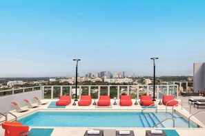 Outdoor pool - Aloft Fort Lauderdale Airport & Cruise Port (Fort Lauderdale)