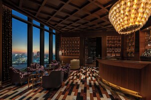 2 restaurants, breakfast, lunch, dinner served; Chinese cuisine