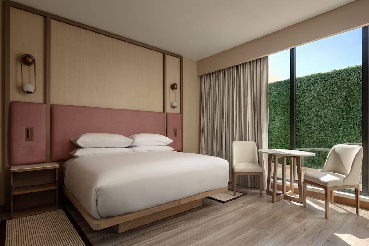 Standard Room, 1 King Bed | Iron/ironing board, free cots/infant beds, free rollaway beds, free WiFi