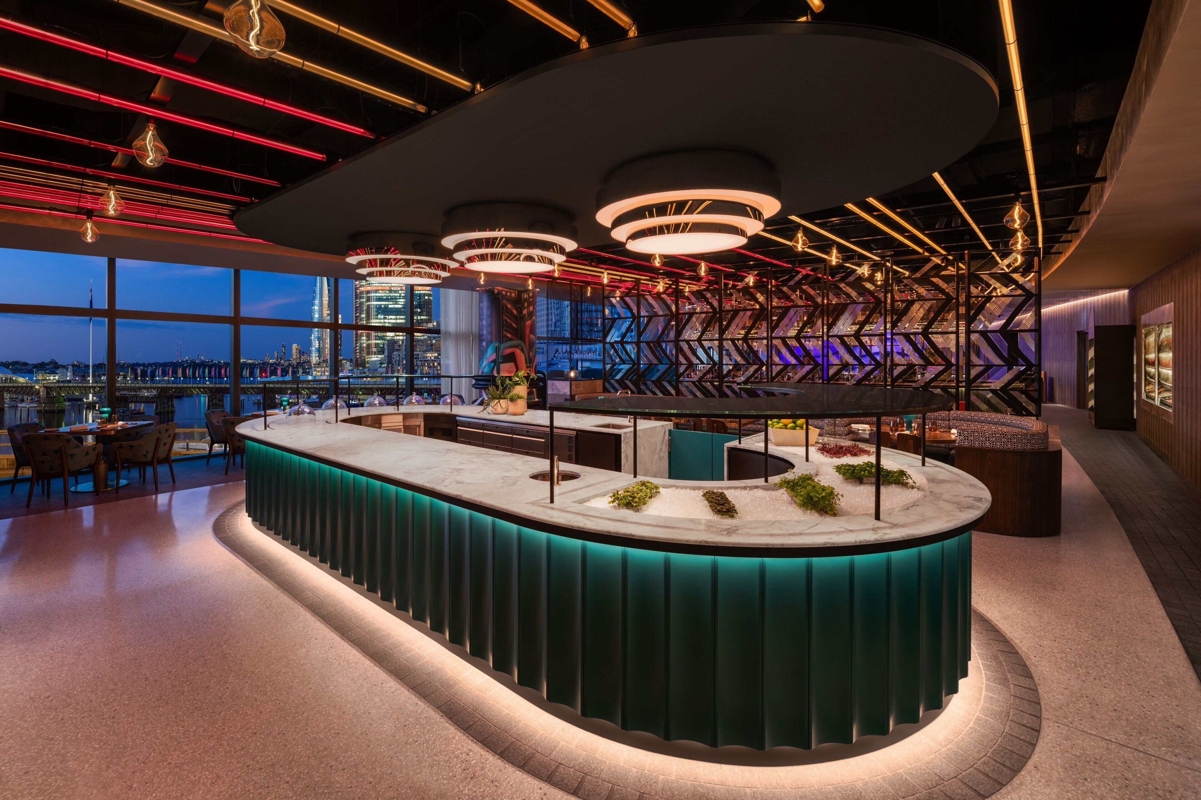4 bares, bar junto a la piscina