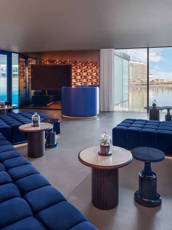 4 bars/lounges, poolside bar
