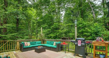 Pet-Friendly Retreat w/ Mtn Views in Sylva!