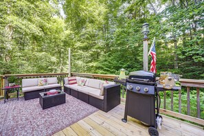 Property grounds - Pet-Friendly Retreat w/ Mtn Views in Sylva! (Sylva)