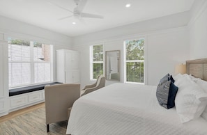 4 habitaciones, tabla de planchar con plancha, wifi y ropa de cama 