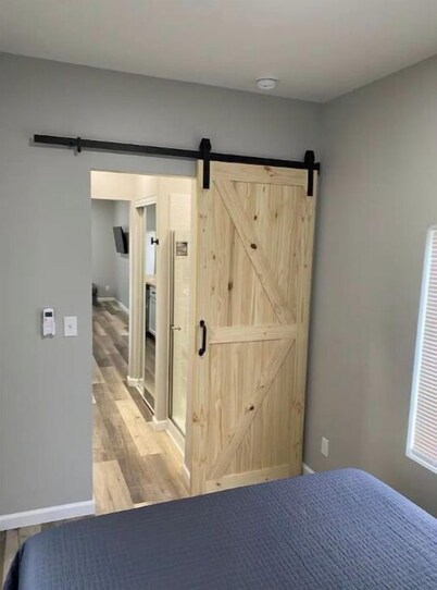 Delightful 1 bedroom modern shipping container!!!