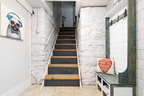 "Note"able Nook Suites