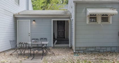 "Note"able Nook Suites