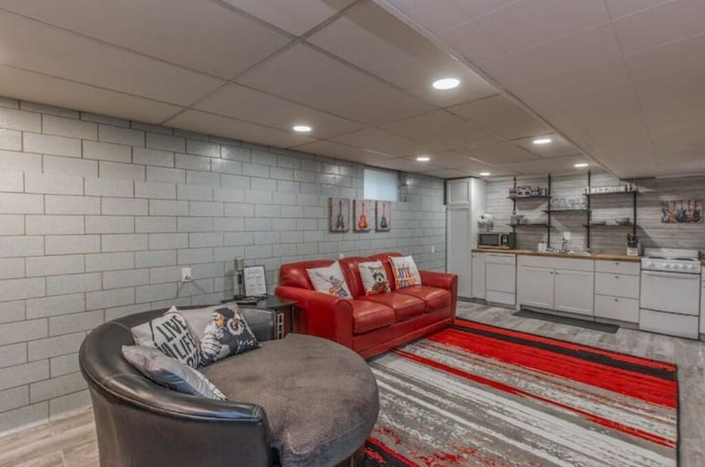 "Note"able Nook Suites