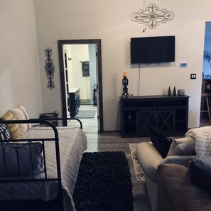 1 Schlafzimmer, Bügeleisen/Bügelbrett, kostenloses WLAN, Bettwäsche