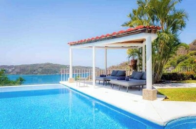 ESPECTACULAR CASA EN ACAPULCO