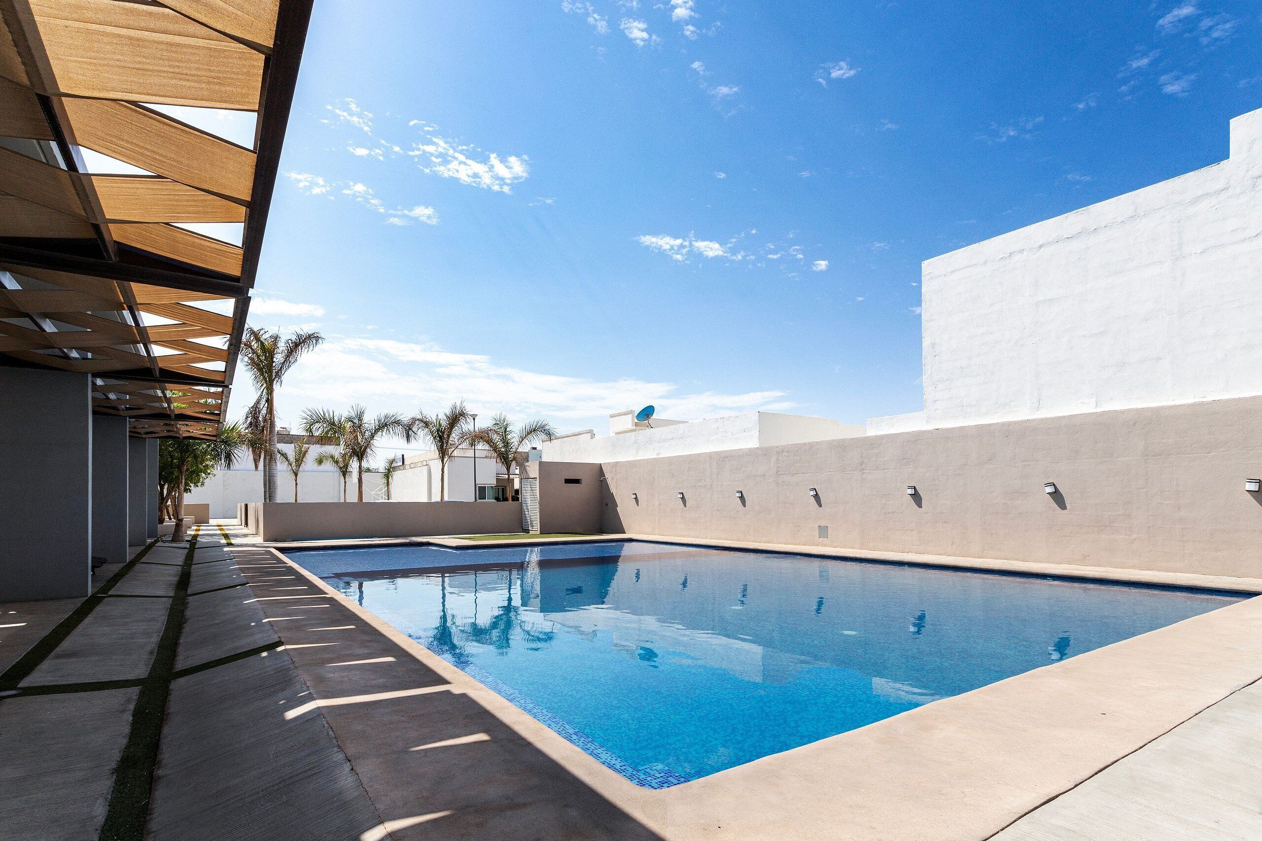 Hồ bơi ngoài trời 