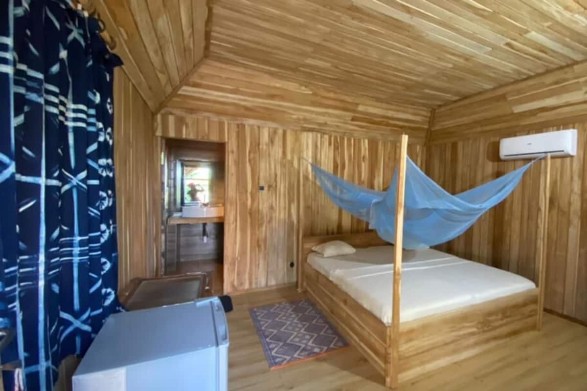 Cabana estàndard, accessible, vistes al jardí | Mobiliari individual i roba de llit 