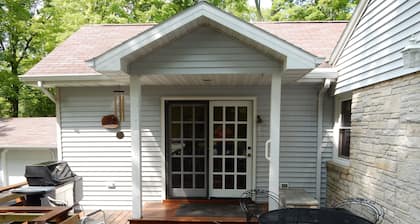 The Stone House/New Listing! Nov. 1 - May 31st, rent 3 Get one FREE! WI-FI