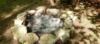 The Stone House/New Listing! Nov. 1 - May 31st, rent 3 Get one FREE! WI-FI