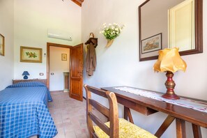 4 bedrooms, WiFi, bed sheets