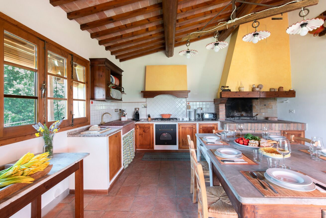 Frigorifero, forno, piano cottura, lavastoviglie