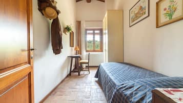 4 bedrooms, WiFi, bed sheets