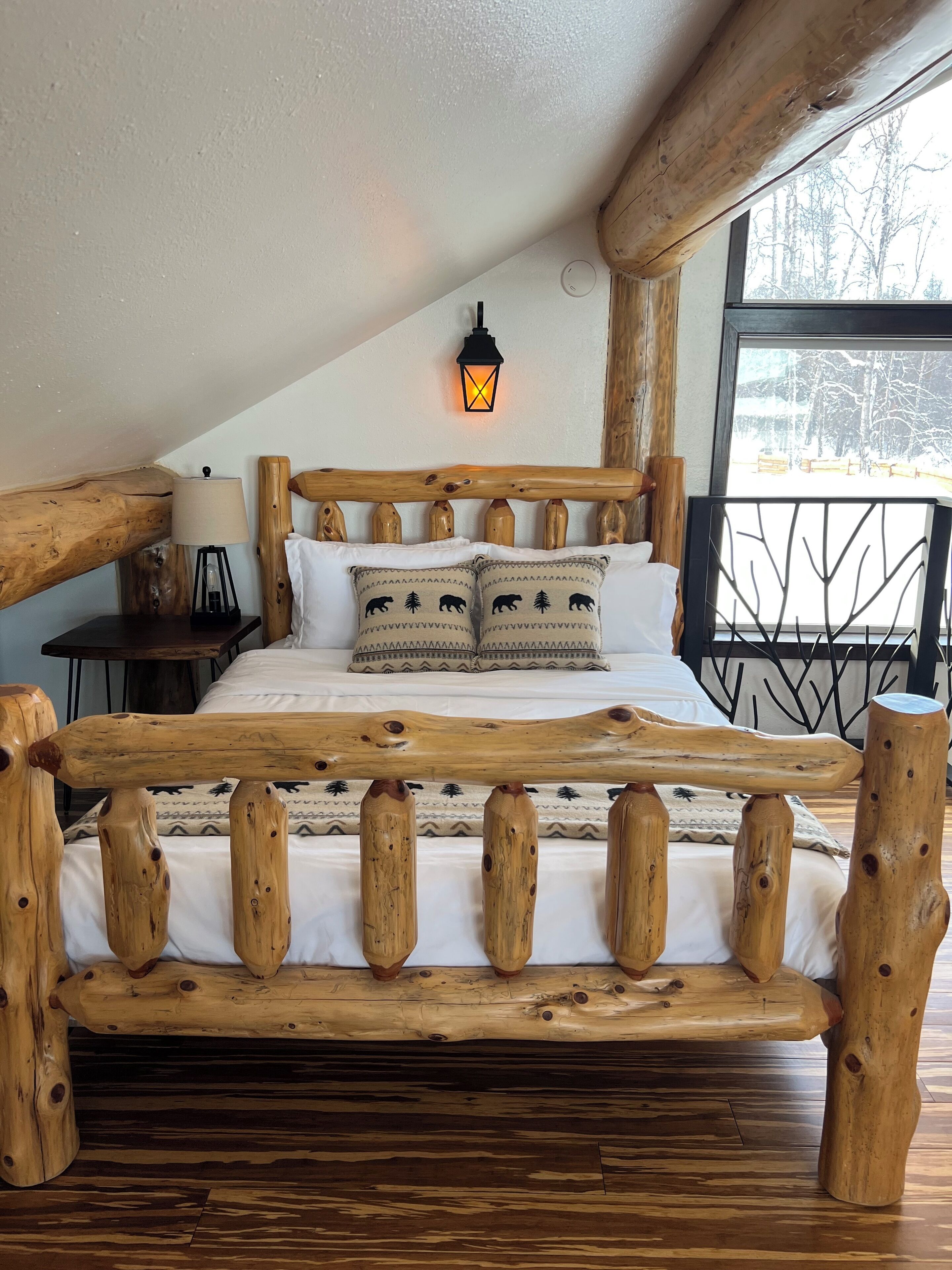 6 bedrooms, iron/ironing board, WiFi, bed sheets
