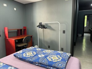 1 quarto, ferros/tábuas de passar roupa, Wi-Fi, roupa de cama