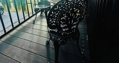 Cosy Barn / Farm Stay / Private Horse-equine Oasis