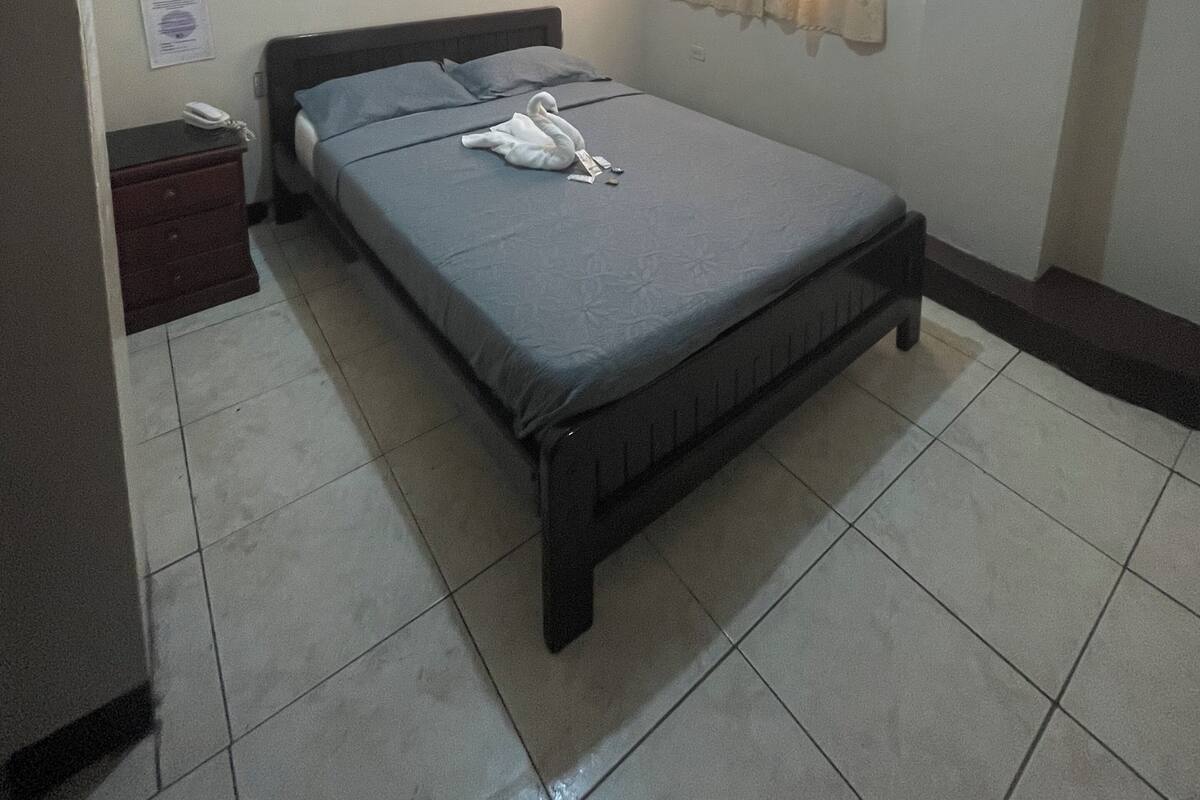 Wifi gratis y ropa de cama