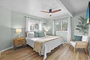 5 bedrooms, iron/ironing board, travel cot, WiFi - Breezy Pool Oasis 5BR AC Ocean Views 5min to Beach (Kailua-Kona)