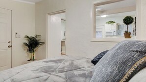 1 soverom, strykejern/-brett, wi-fi og sengetøy