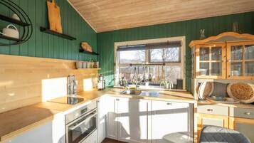Basic Villa | Private kitchen | Full-sized fridge