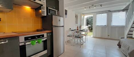 Frigorifero, microonde, forno, lavastoviglie