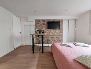Wifi gratis y ropa de cama 