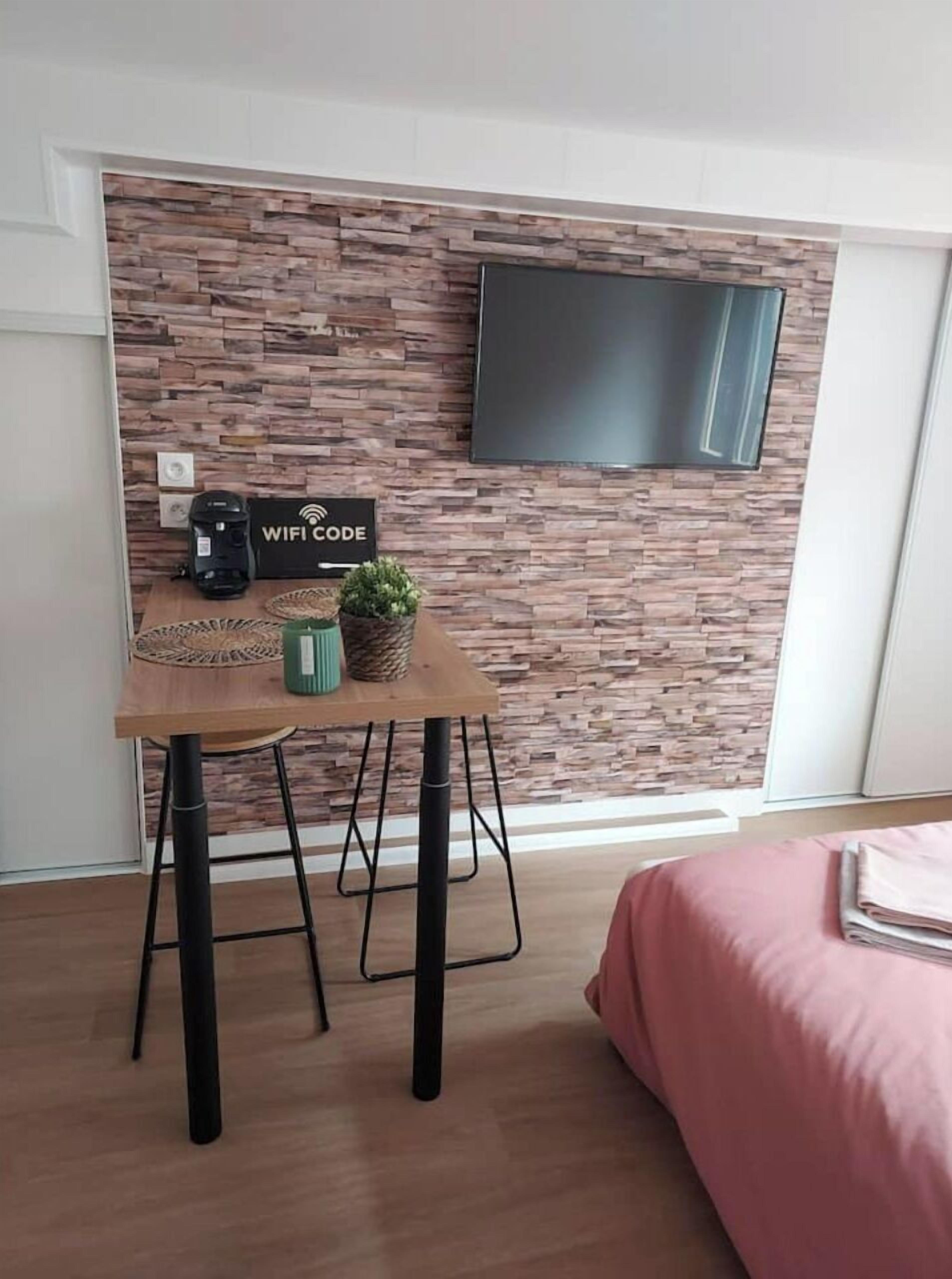 Wi-fi (inkludert) og sengetøy