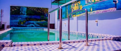 3 outdoor pools