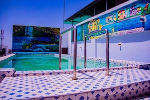 3 outdoor pools