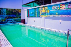 3 outdoor pools
