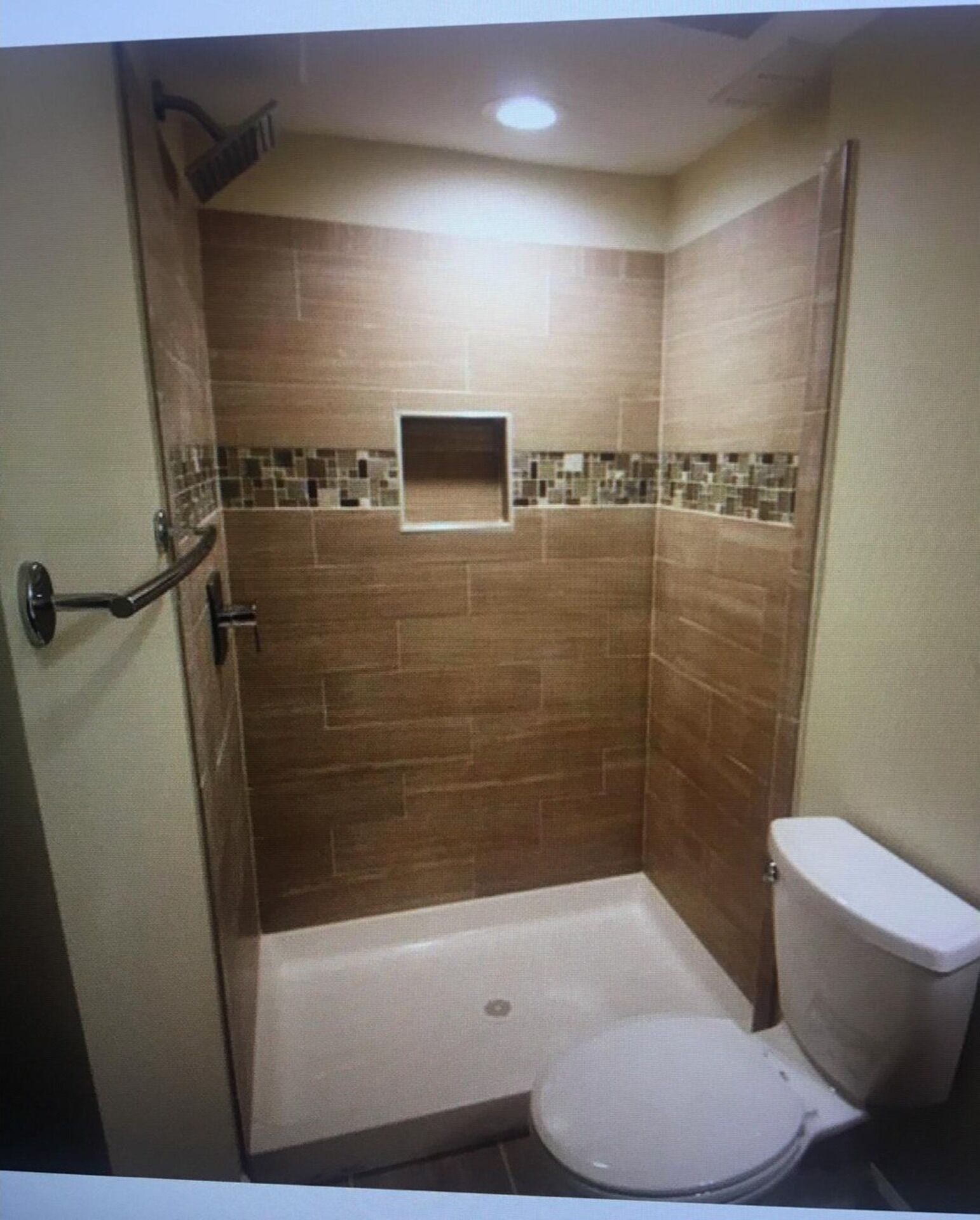 hydromassage showerhead, free toiletries, hair dryer, slippers