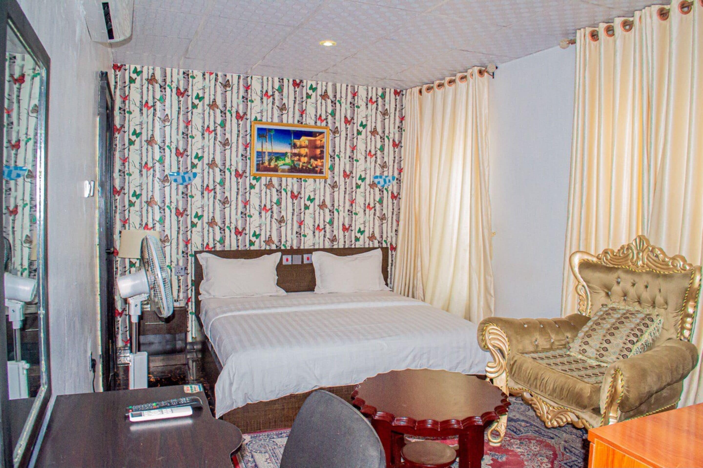 basic single room | 1 bedroom, hypo-allergenic bedding, down duvets, tempur-pedic beds