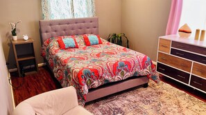 Iron/ironing board, WiFi, bed sheets