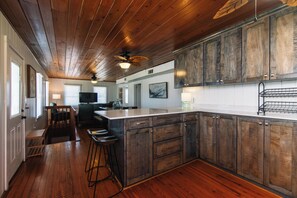 Interior - The Beach Peach-Pet Friendly Cottage w/ Ocean Views;Fenced Yard;WiFi (Edisto Beach)