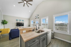 Interior - Brand New Home! Pet Friendly! Gulf Views! Playground! (Bolivar Peninsula)