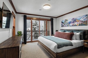 4 bedrooms, WiFi, bed sheets - Trapper's Landing #37 (Sun Peaks)