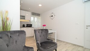 Unclassified image, 5 of 39, button - Apartments Sani - Modern (Split)