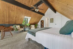 3 bedrooms, desk, iron/ironing board, travel cot