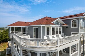 Exterior - Heaven Sent: Oceanside, private pool, hot tub, rec room and EASY beach access! (Corolla)