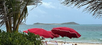 Very quiet and cozy condo located in Orient Bay walking distance from the beach.